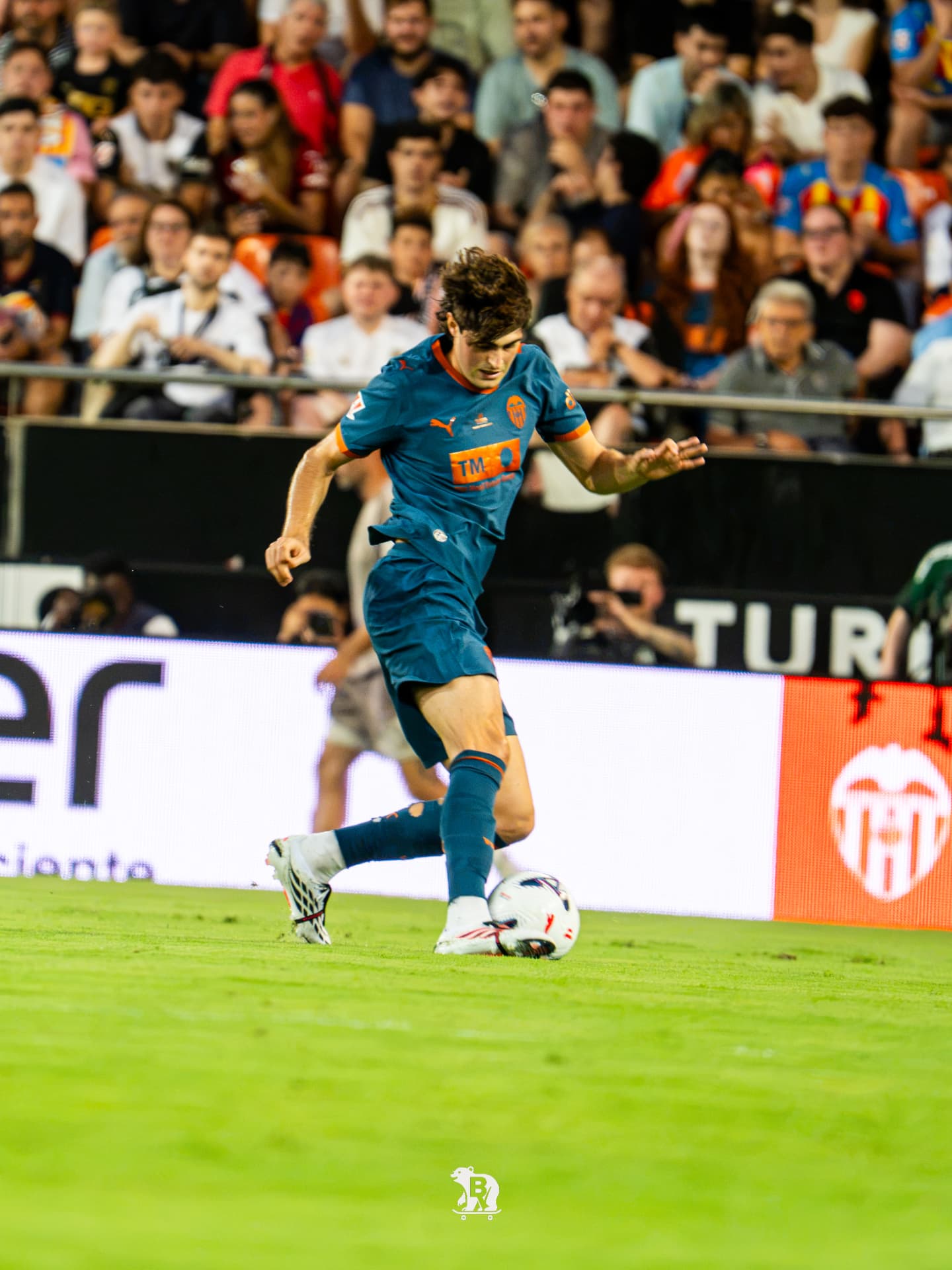 Conducción ante el fondo de Mestalla